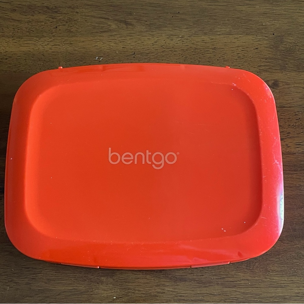 Bentgo® Fresh – Leak-Proof, Versatile 4-Compartment Bento-Style Lunch Box (Red)